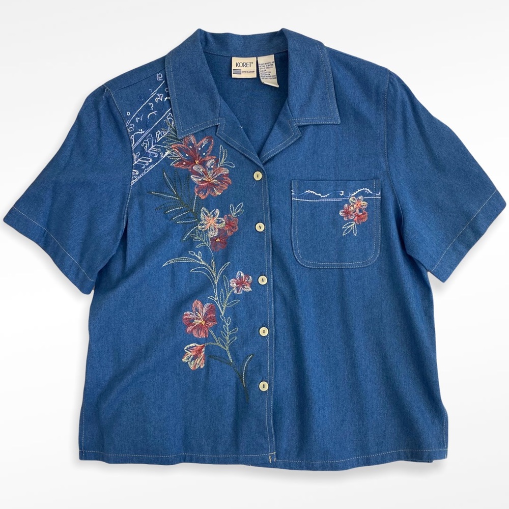 Vintage Blue Floral Embroidered Short Sleeved Collared Button Down Shirt Medium
